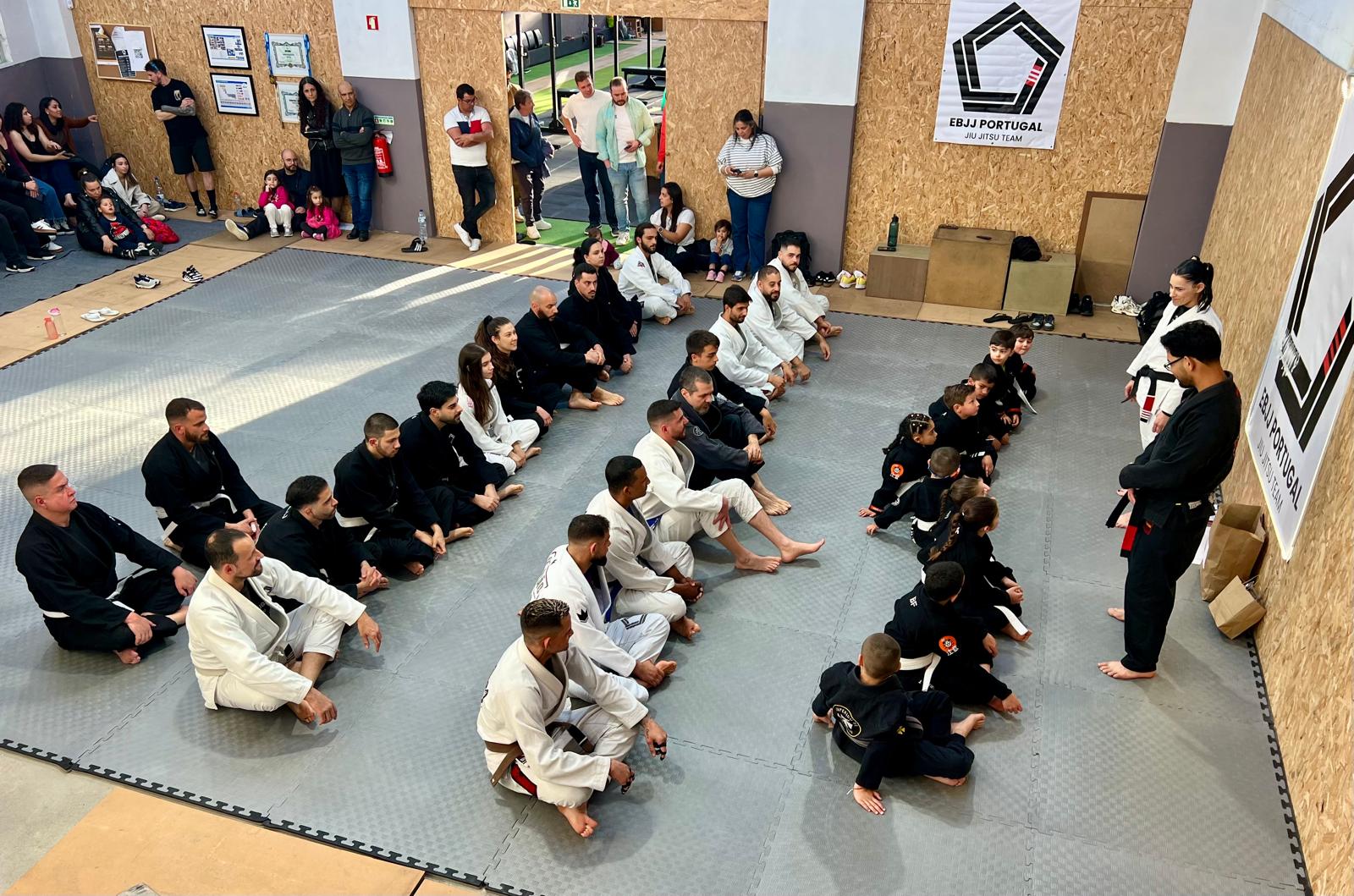 Aula de Jiu-Jitsu para adultos na EBJJ Portugal